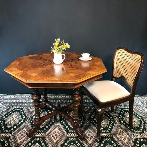 Cafétisch mit sternfurnier - cafétisch,